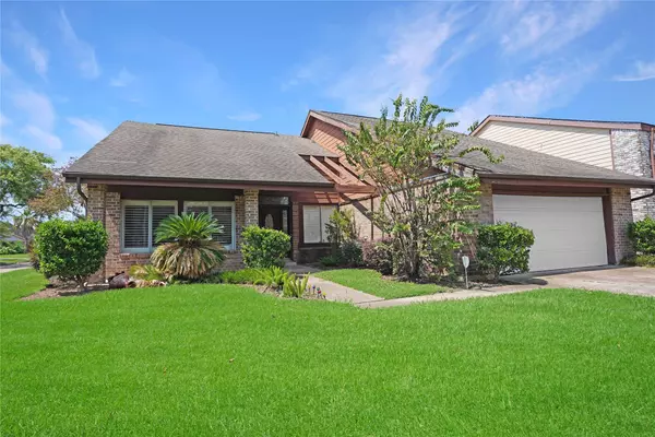 12338 Silo LN, Houston, TX 77071