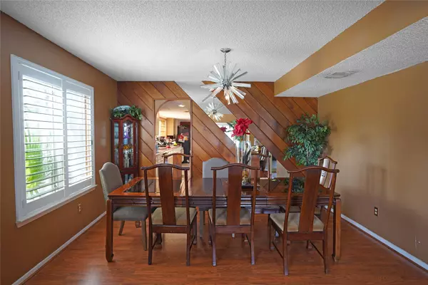 12338 Silo LN, Houston, TX 77071