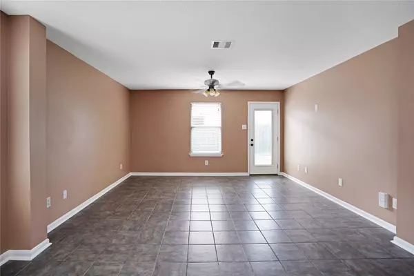 8626 Valley Crest LN, Houston, TX 77075