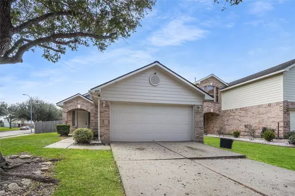 8626 Valley Crest LN, Houston, TX 77075