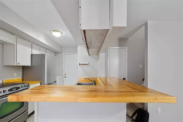 6633 W Airport BLVD #1208, Houston, TX 77035