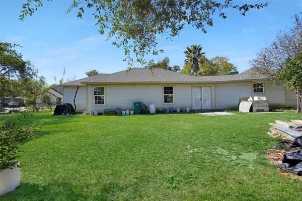 908 Palmetto DR, Pasadena, TX 77506