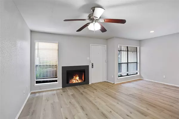 6633 W Airport BLVD #1208, Houston, TX 77035