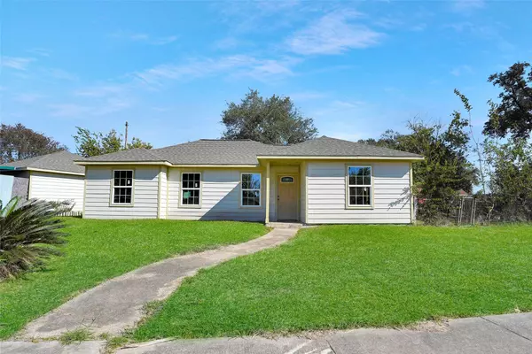 908 Palmetto DR, Pasadena, TX 77506