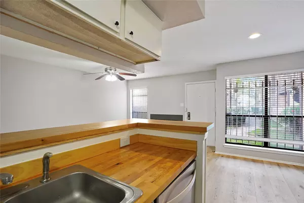 6633 W Airport BLVD #1208, Houston, TX 77035