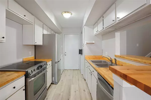 6633 W Airport BLVD #1208, Houston, TX 77035