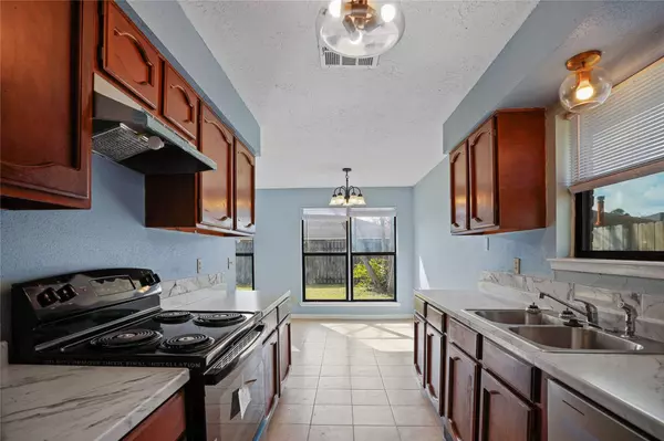 2846 Mayflower Landing CT, Webster, TX 77598