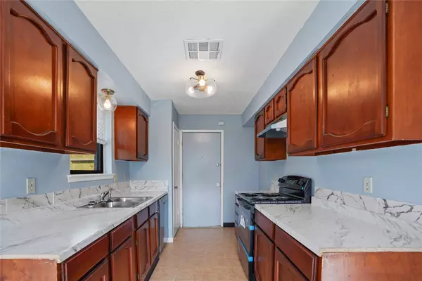 2846 Mayflower Landing CT, Webster, TX 77598