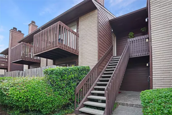 12905 Woodforest BLVD #606, Houston, TX 77015