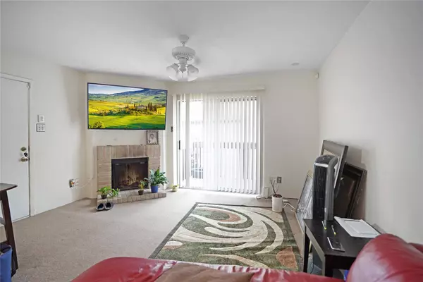 12905 Woodforest BLVD #606, Houston, TX 77015