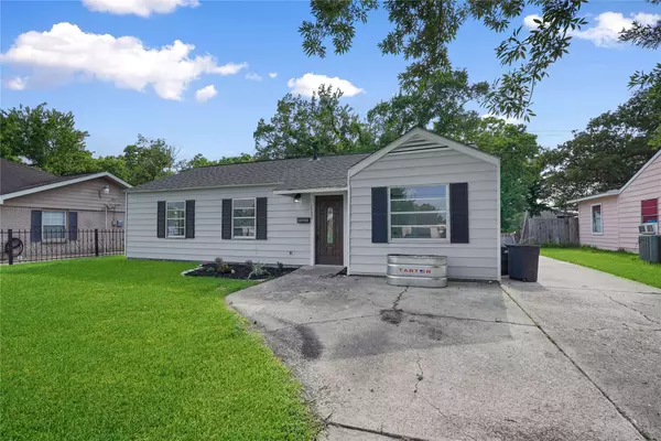 1722 Caspersen DR, Jacinto City, TX 77029