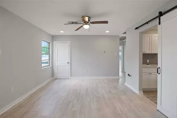 1722 Caspersen DR, Jacinto City, TX 77029