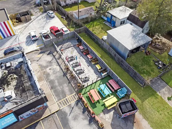 4 E Francis ST, Baytown, TX 77520