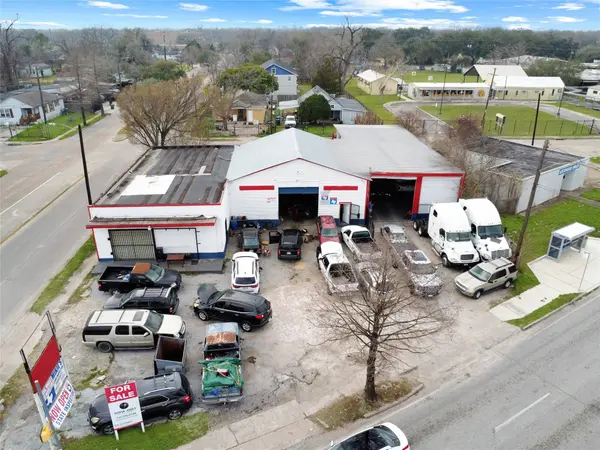 3801 Lockwood DR, Houston, TX 77026