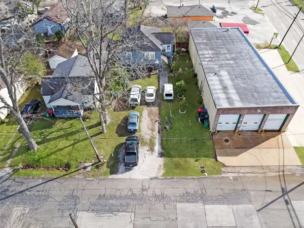 4 E Francis ST, Baytown, TX 77520