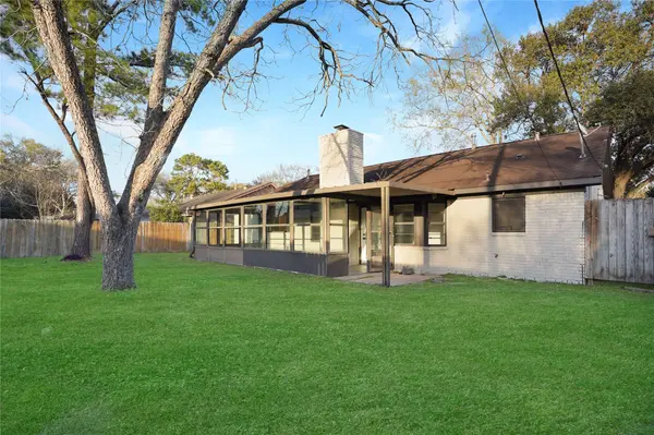 11822 S Perry AVE, Houston, TX 77071