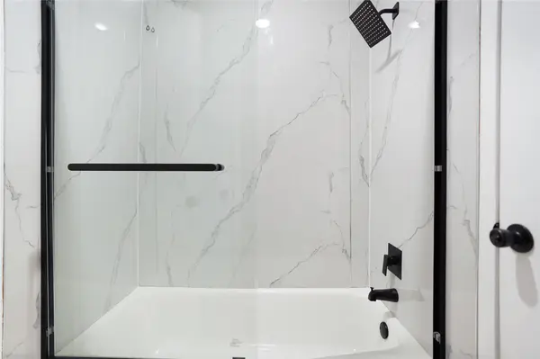 11822 S Perry AVE, Houston, TX 77071