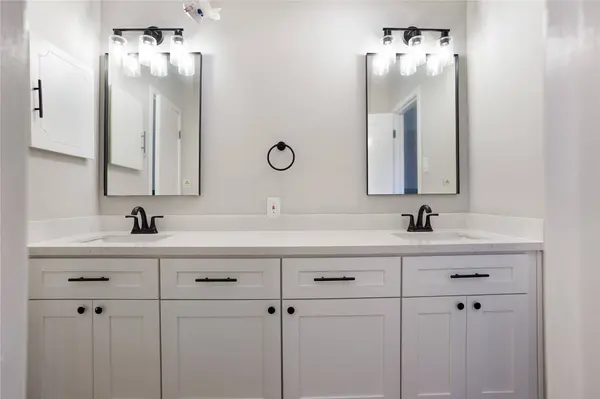 11822 S Perry AVE, Houston, TX 77071