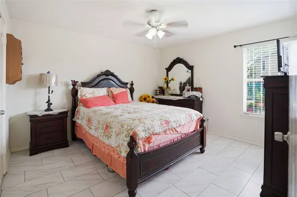 15258 Ferness LN, Channelview, TX 77530