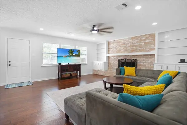 5515 Enchanted Timbers DR, Humble, TX 77346