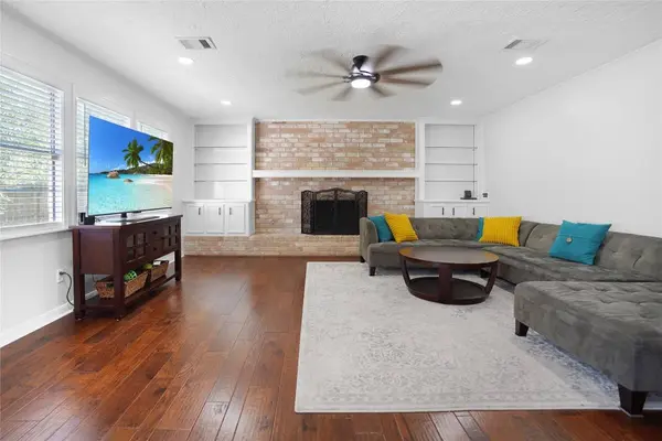 5515 Enchanted Timbers DR, Humble, TX 77346