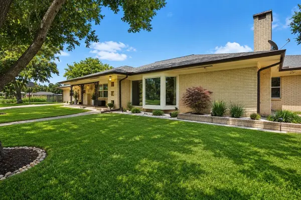 526 14th ST, Hempstead, TX 77445