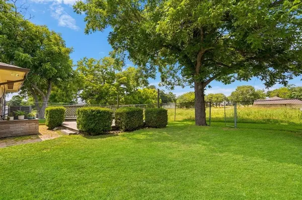 526 14th ST, Hempstead, TX 77445