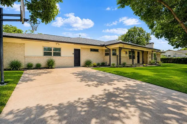 526 14th ST, Hempstead, TX 77445