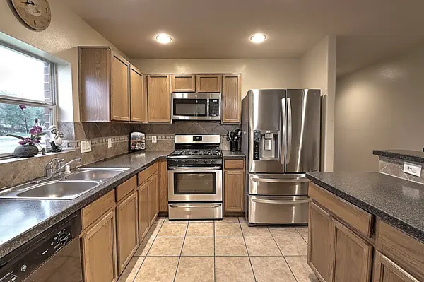 2227 Red Valley DR, Houston, TX 77049