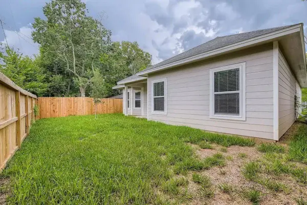4834 Van Fleet ST, Houston, TX 77033