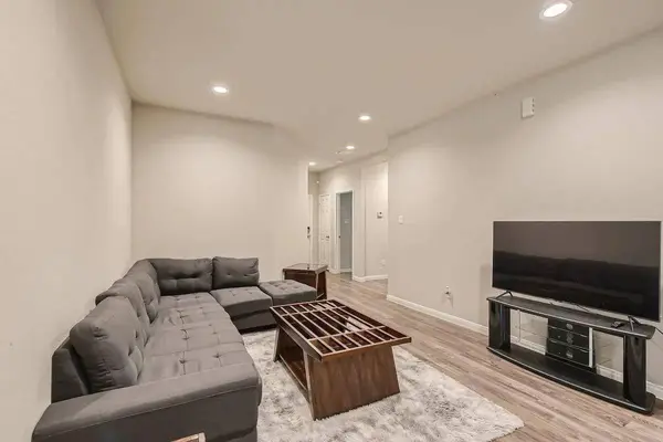 4834 Van Fleet ST, Houston, TX 77033