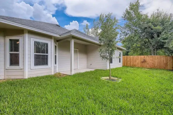 4834 Van Fleet ST, Houston, TX 77033