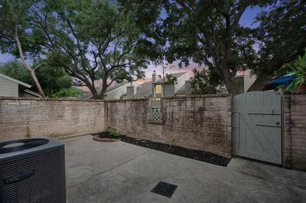 7119 Brendam LN, Houston, TX 77072