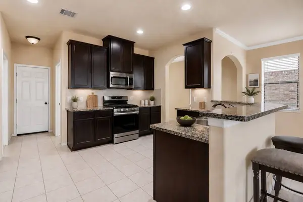 9106 Saint Laurent LN, Houston, TX 77044