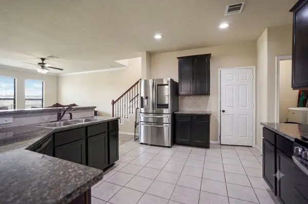 9106 Saint Laurent LN, Houston, TX 77044