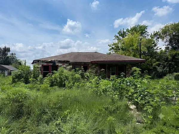7115 Dallas ST, Baytown, TX 77521