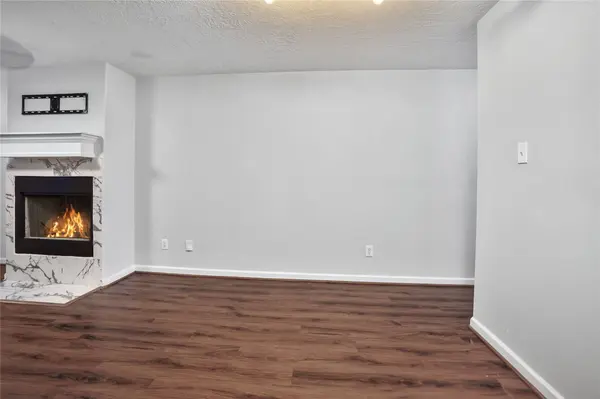 7618 N Main ST, Houston, TX 77022
