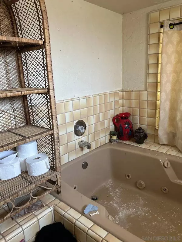 2112 Dryden Rd, El Cajon, CA 92020