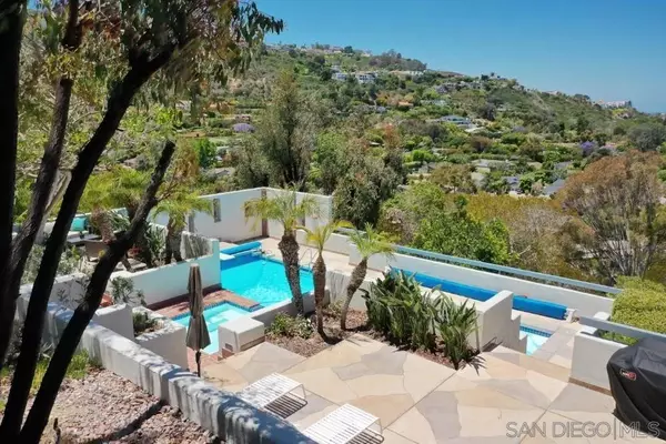 2771 Saint Laurent Pl, La Jolla, CA 92037