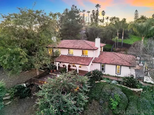 2460 Reill View Dr, Escondido, CA 92025