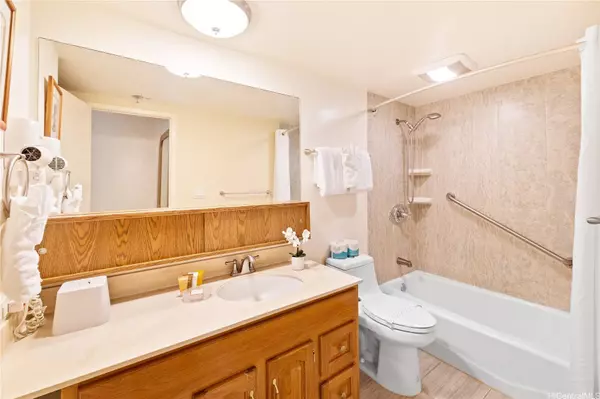 229 Paoakalani AVE #2008(NUC), Honolulu, HI 96815