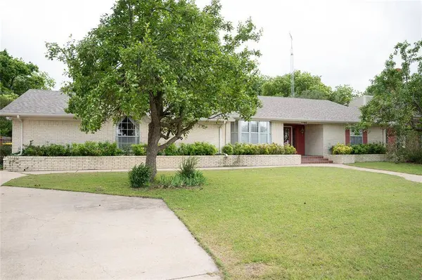 1106 E Franklin Street, Hillsboro, TX 76645