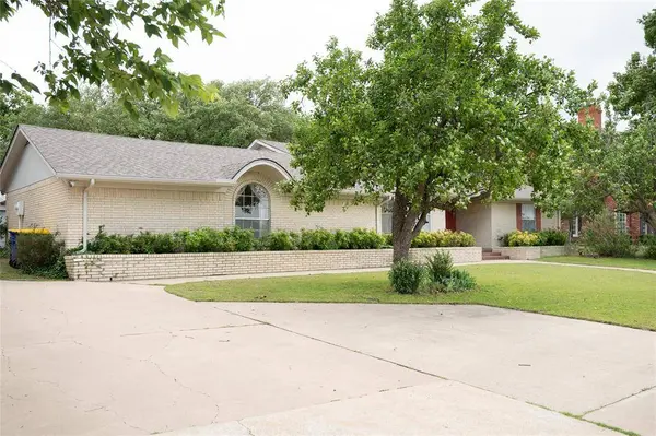1106 E Franklin Street, Hillsboro, TX 76645