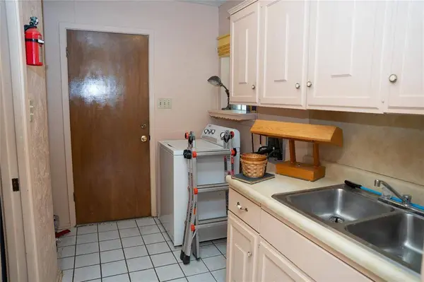1106 E Franklin Street, Hillsboro, TX 76645