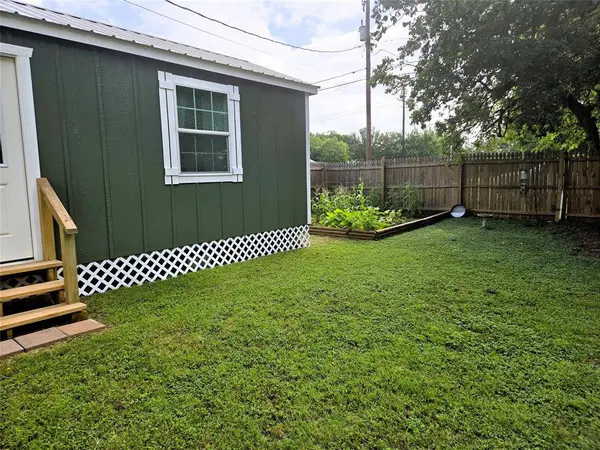 308 N San Jacinto Street, Whitney, TX 76692