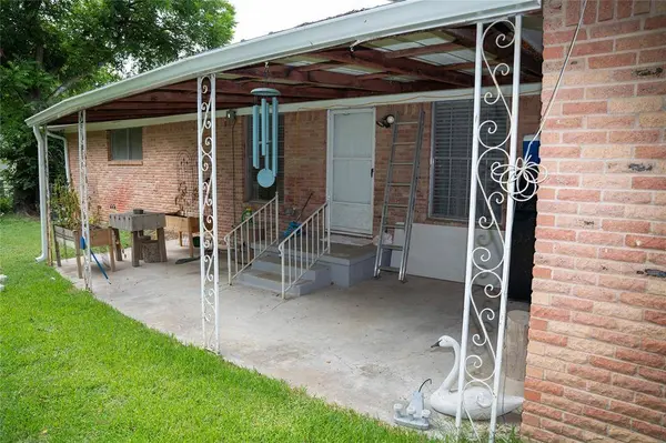 1016 E Franklin Street, Hillsboro, TX 76645
