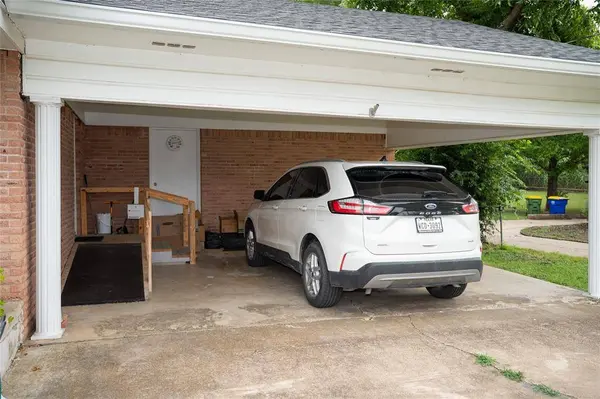 1016 E Franklin Street, Hillsboro, TX 76645