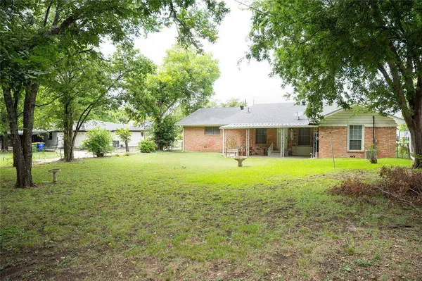 1016 E Franklin Street, Hillsboro, TX 76645