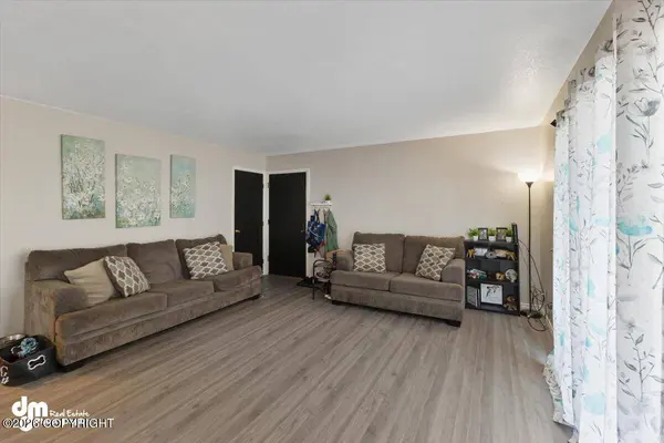 3591 Lynn DR 1, Anchorage, AK 99508