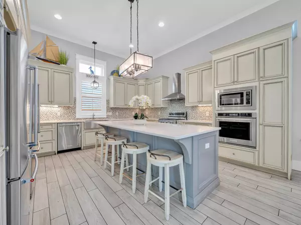 29 Los Angeles Street, Miramar Beach, FL 32550